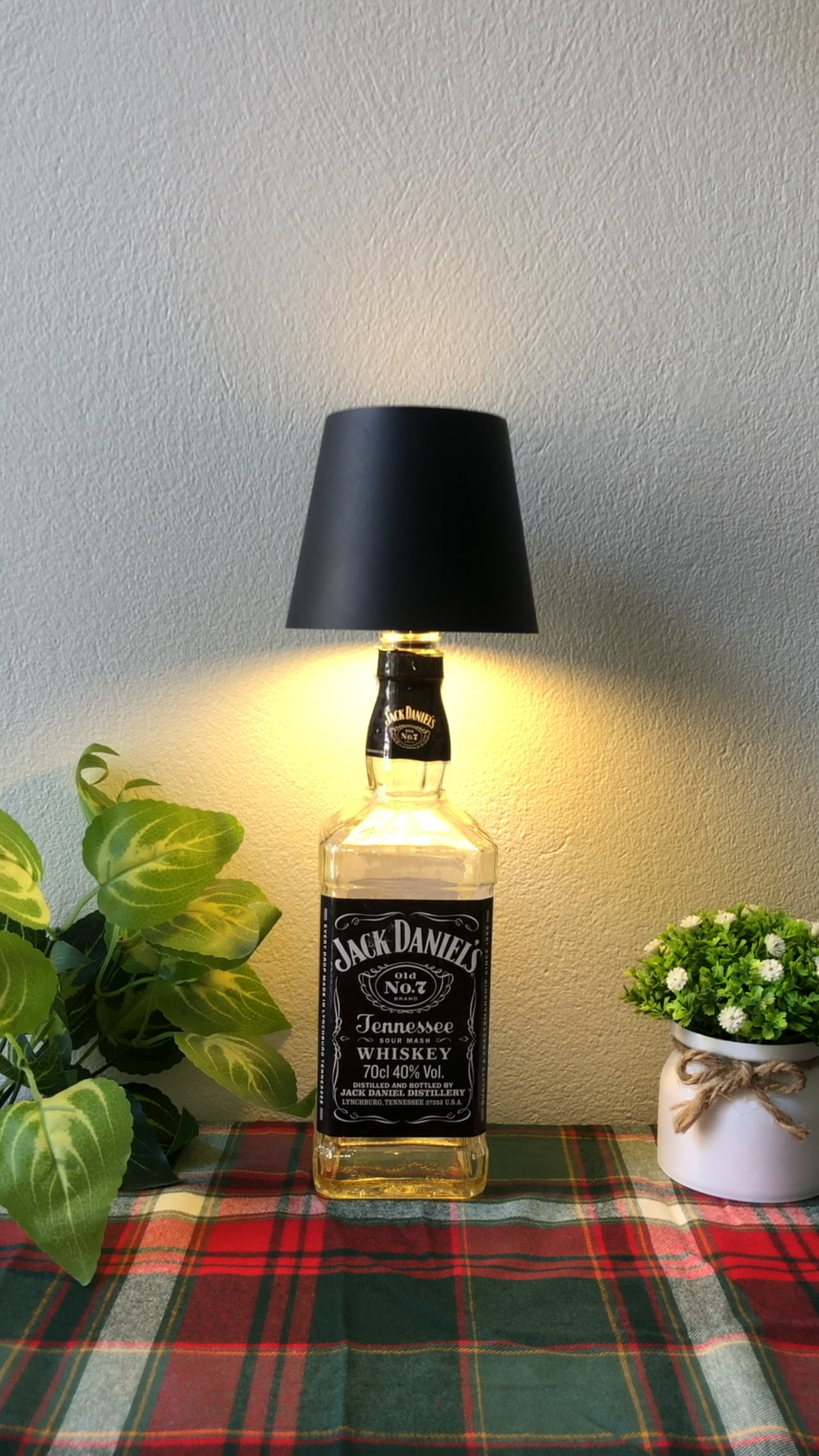 Passo Wireless Bottle Lamp